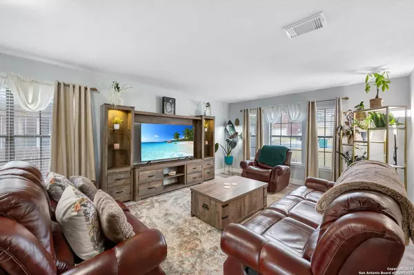 Converse, TX 78109,7624 Lonecrest