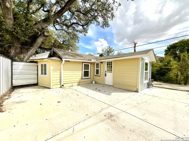 1000 KAYTON AVE, San Antonio, TX 78210-3623