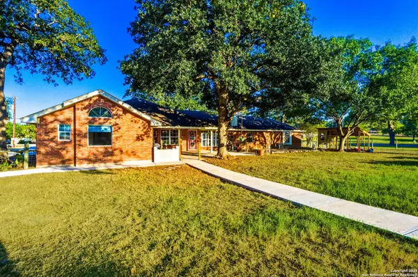 La Vernia, TX 78121,1265 Hillside Oaks Dr