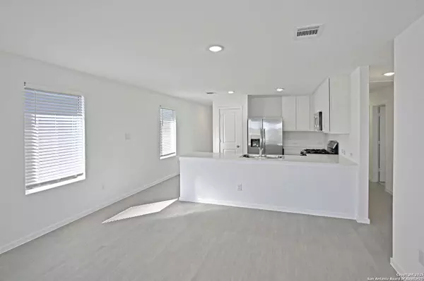 Converse, TX 78109,1838 Musk Rose