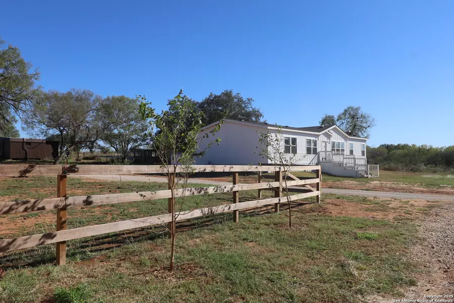 655 County Road 303, Jourdanton, TX 78026