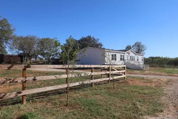 655 County Road 303, Jourdanton, TX 78026