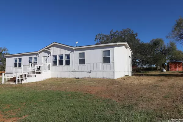 Jourdanton, TX 78026,655 County Road 303