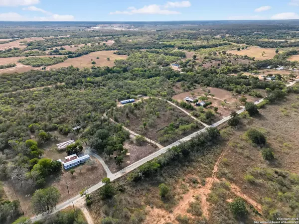 Kingsbury, TX 78638,845 Campobella