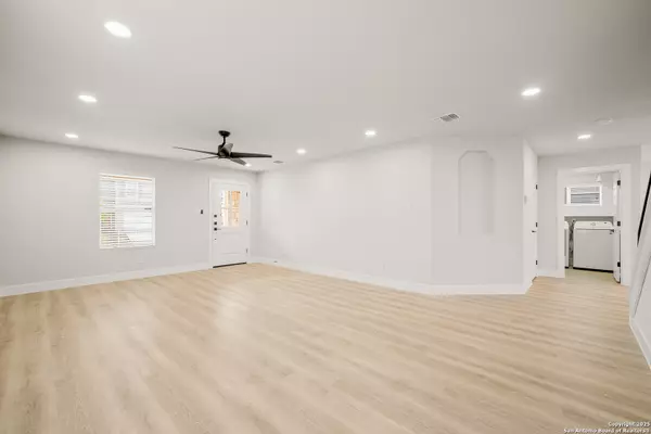 San Antonio, TX 78261,24615 Corral Gables