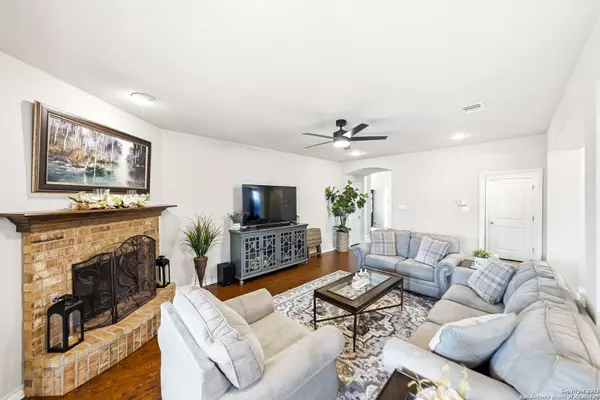 Bulverde, TX 78163,30622 Horseshoe