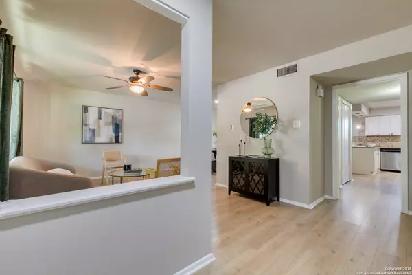 Windcrest, TX 78239,8727 Tradewind