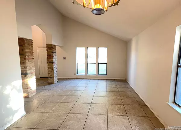 San Antonio, TX 78249,6042 Spring Time