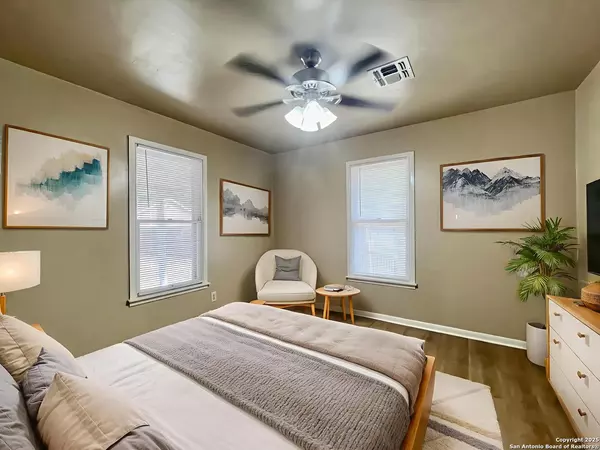 San Antonio, TX 78211,120 GIFFORD ST