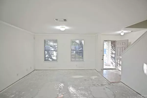 New Braunfels, TX 78130,3050 Button Ball