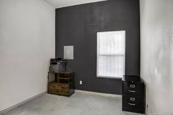 San Antonio, TX 78210,104 Porter St