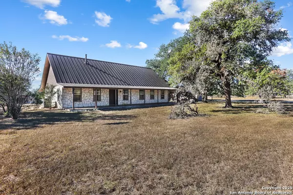 Bandera, TX 78003,933 Last Gap