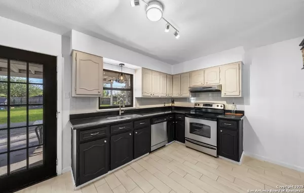 Windcrest, TX 78239,302 weathercock