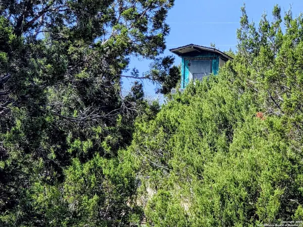 Rocksprings, TX 78880,72.5 AC +/- SD5570