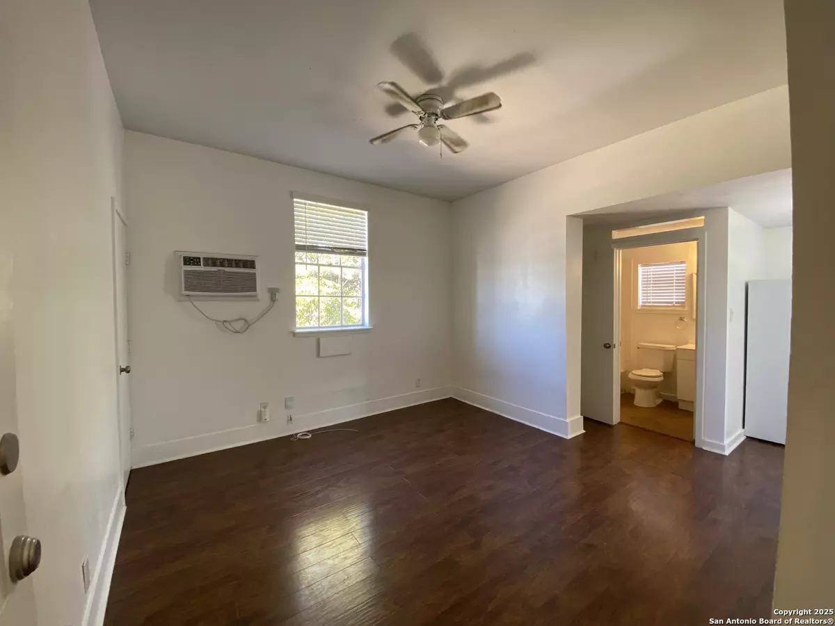 San Antonio, TX 78205,526 Presa UNIT 7