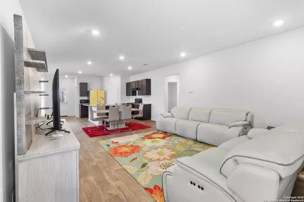 San Antonio, TX 78252,6610 Greensleeves