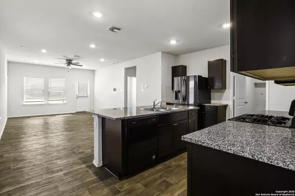 Floresville, TX 78114,109 Hogans Alley