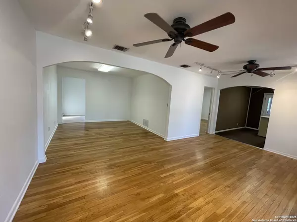 Pleasanton, TX 78064,903 GOODWIN