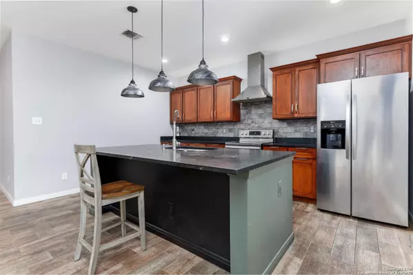 San Antonio, TX 78224,9527 Butterfly Bend