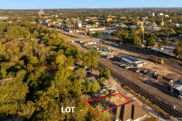 New Braunfels, TX 78130,404 Hill Ave.