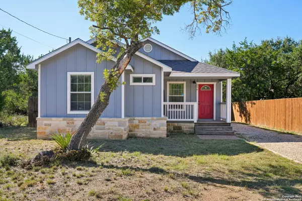 636 Skyline Dr, Bandera, TX 78003