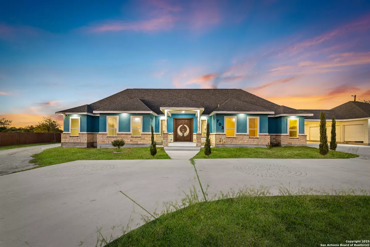 San Antonio, TX 78221,703 W Petaluma Blvd