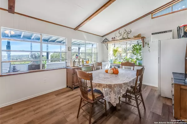 Lakehills, TX 78063,137 Hilltop