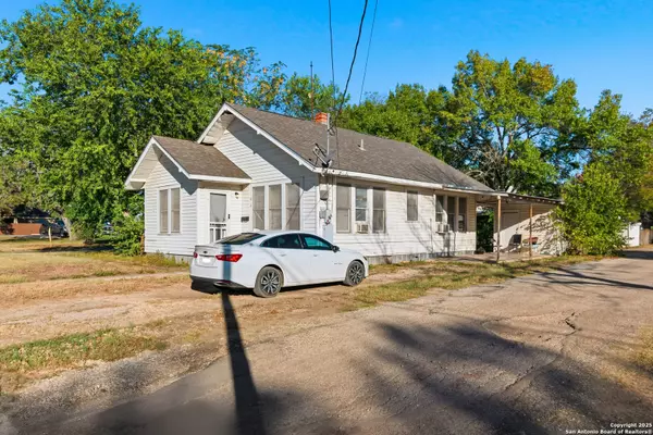 Seguin, TX 78155,603 Court