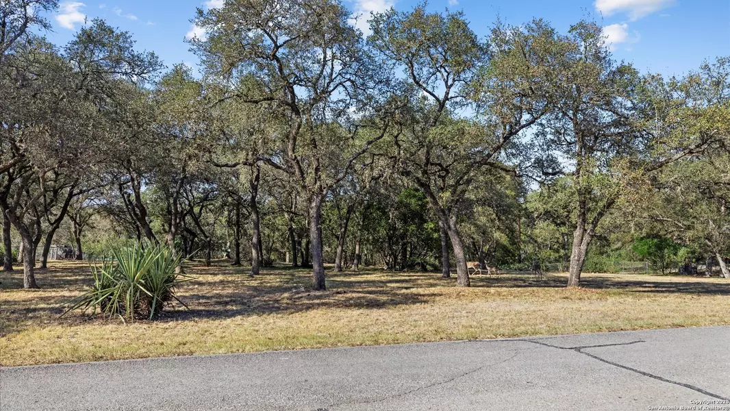 8455 Park Lane, Garden Ridge, TX 78266