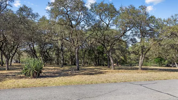 8455 Park Lane, Garden Ridge, TX 78266