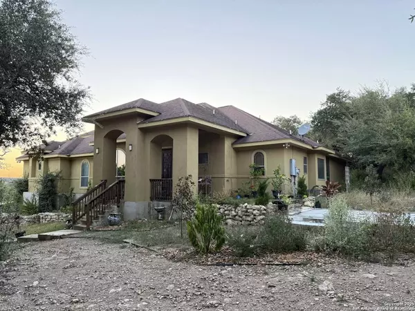 Helotes, TX 78023,17132 Bandera Rd. #7