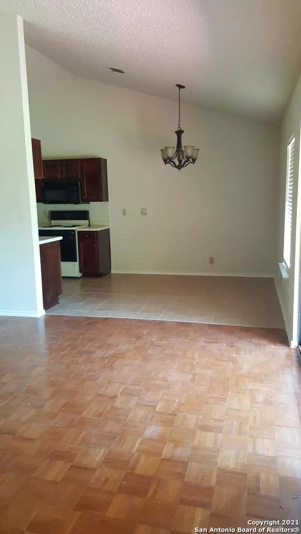 San Antonio, TX 78244-3221,5815 SUN CANYON DR