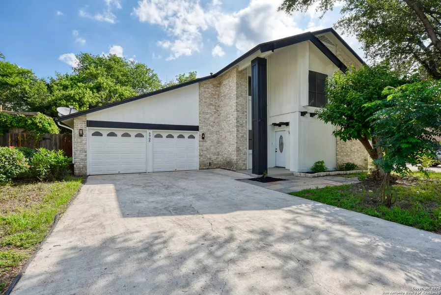 8903 RIDGE SKY ST, San Antonio, TX 78250-4156