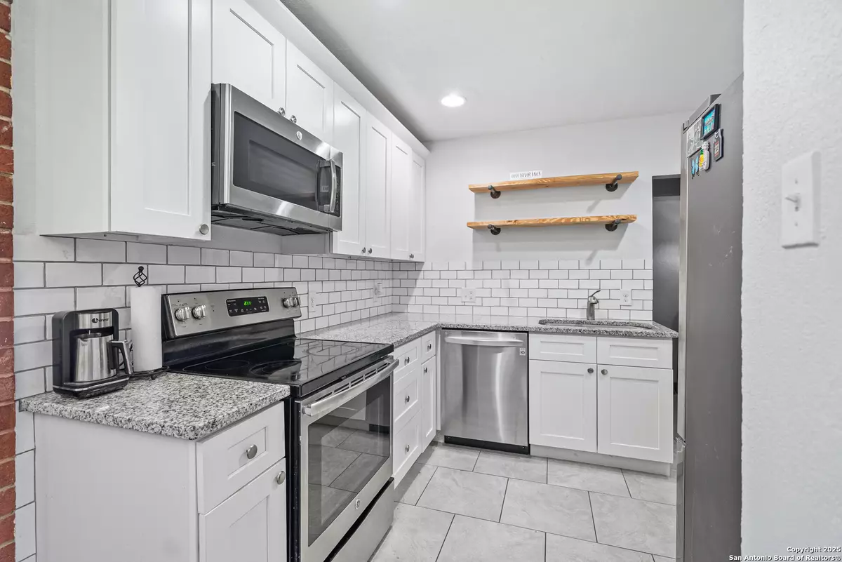 San Antonio, TX 78220,359 Tomrob