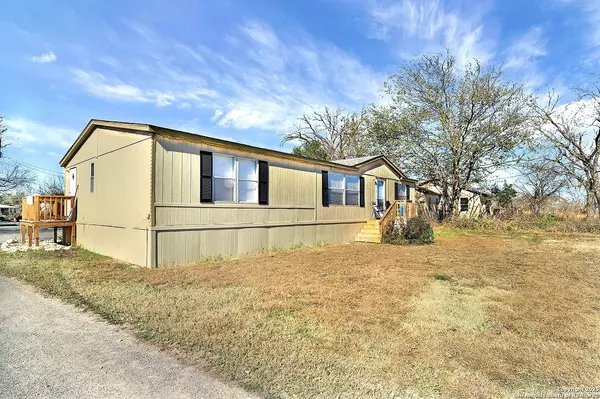 509 State Highway 173, Hondo, TX 78861