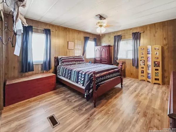 Bandera, TX 78003,1000 lakeshore