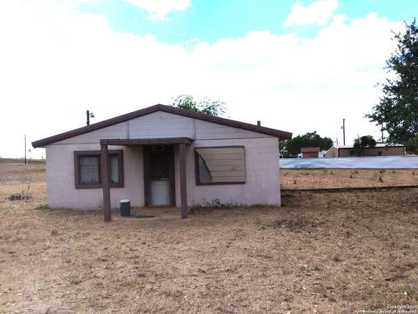 Elmendorf, TX 78112,17095 Old Corpus Christi