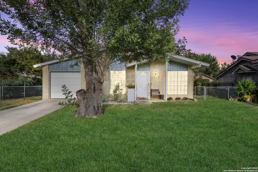 9018 Chaminade, San Antonio, TX 78224