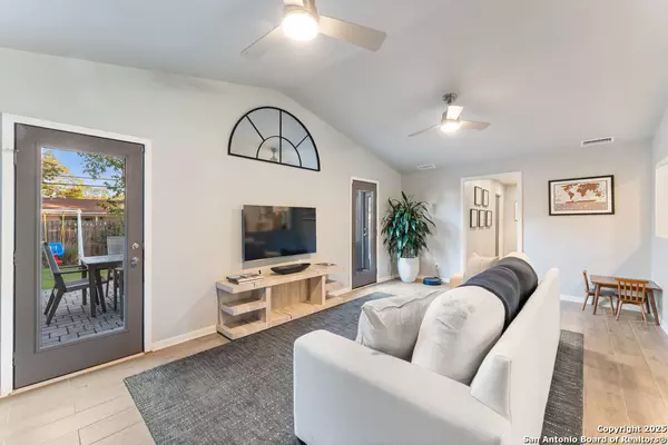 San Antonio, TX 78209,623 E Nottingham Dr