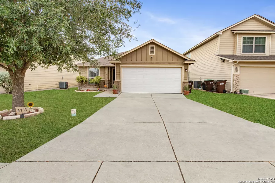 4719 Badland Beacon, Converse, TX 78109