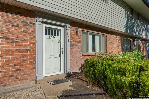 129 Silver Sands UNIT 129, San Antonio, TX 78216