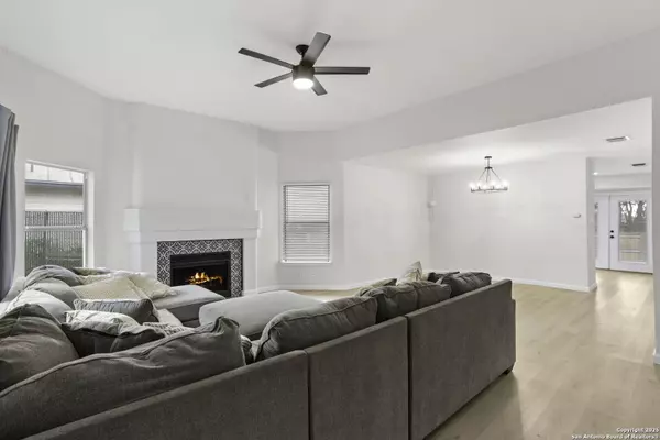 San Antonio, TX 78244,5734 Spring Sun