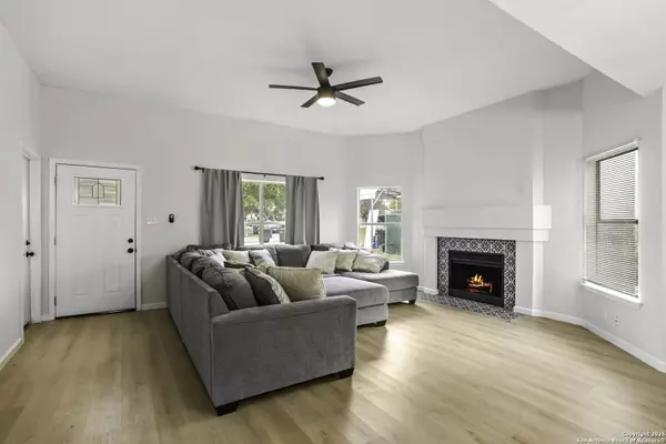 San Antonio, TX 78244,5734 Spring Sun