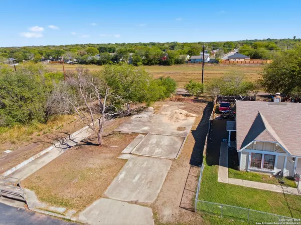 San Antonio, TX 78242,8802 Catalina Bay Dr