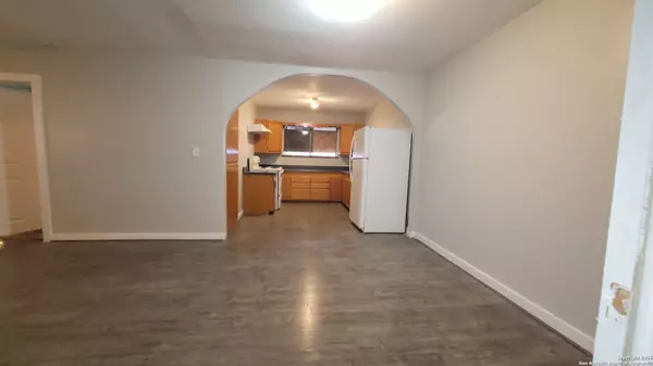 San Antonio, TX 78207,3206 El Paso