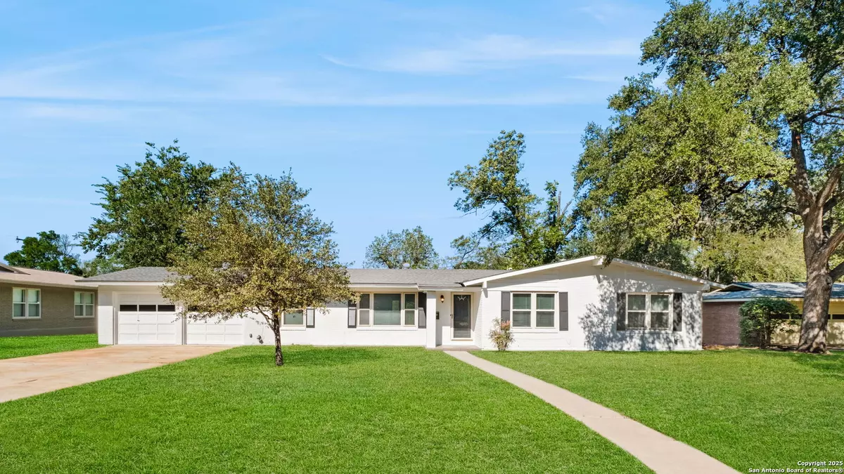 San Antonio, TX 78209,411 Cave