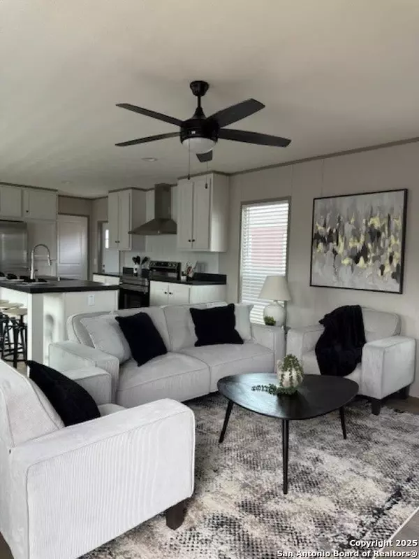 San Antonio, TX 78221,15953 Flores Curve