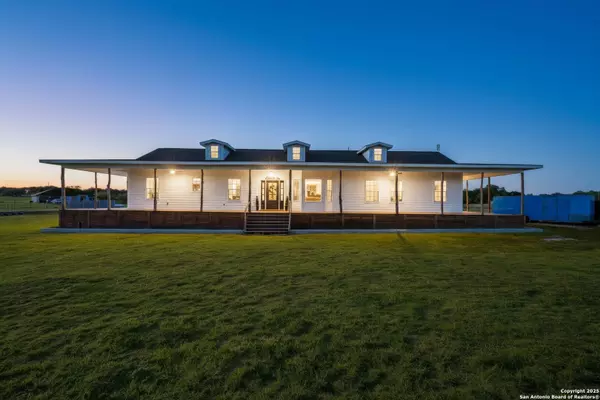 125 Colt Trail, Natalia, TX 78059