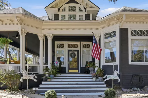 Seguin, TX 78155,426 N Milam