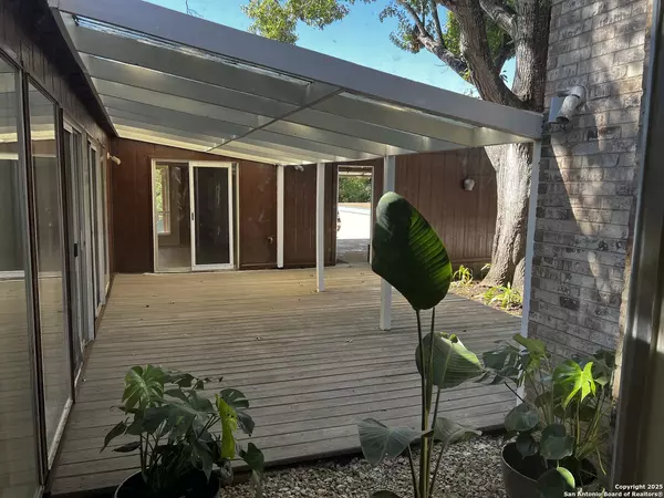 Live Oak, TX 78233,12106 Sailing Away